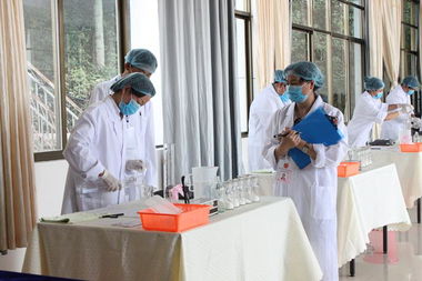 技能認(rèn)證引領(lǐng)專業(yè)化升級(jí) 中牧股份保山廠通過(guò)獸用生物制品制造工技能鑒定考核